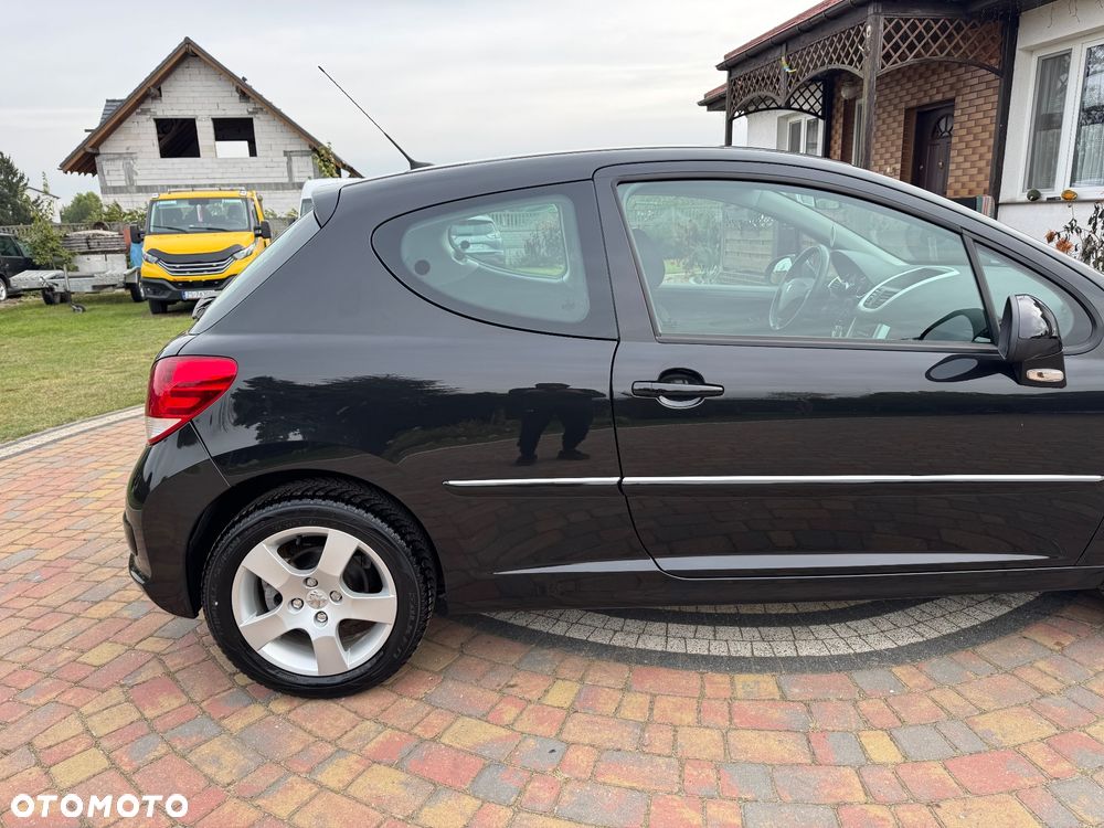 Peugeot 207 - 15