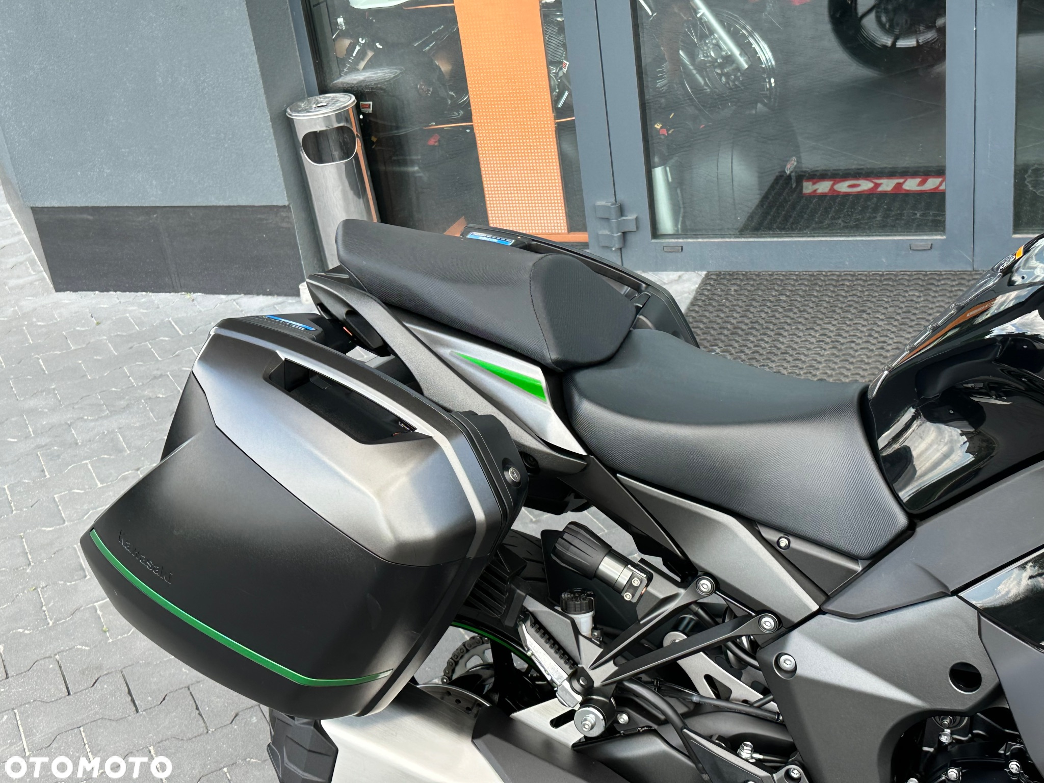Kawasaki Ninja 1000 SX - 12