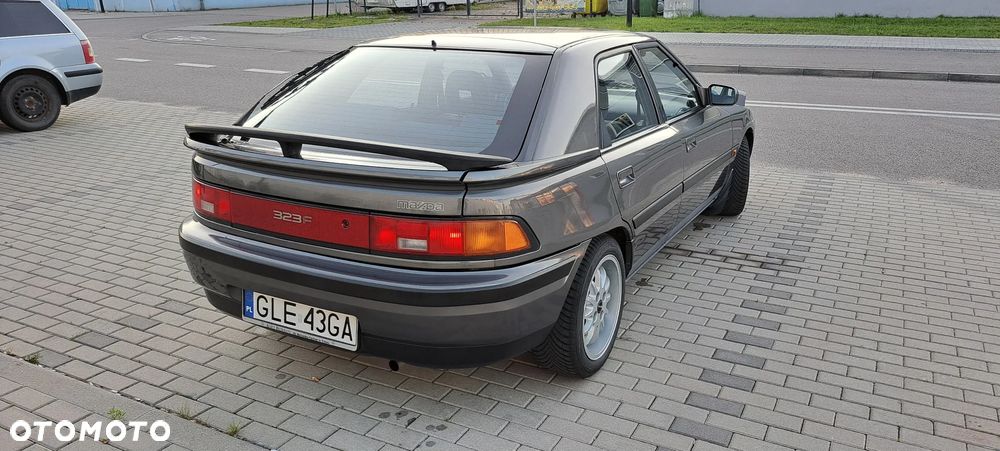 Mazda 323F - 3