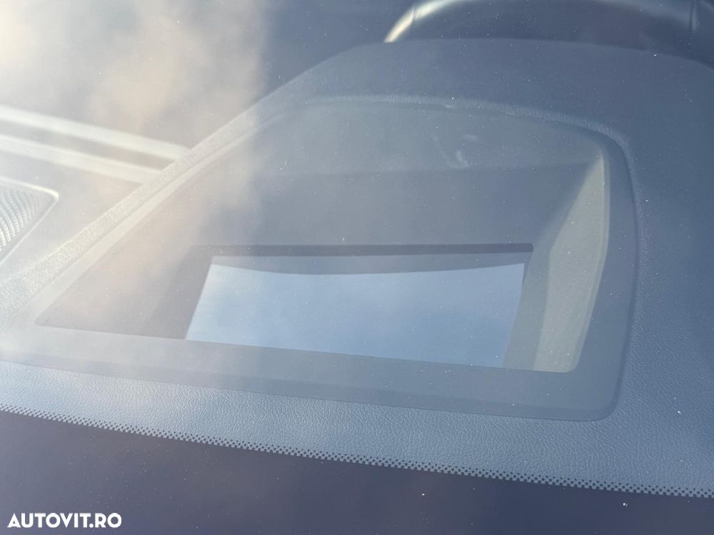 BMW Seria 3 330i xDrive AT - 15