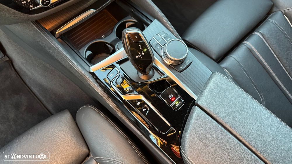 BMW 530 e Pack Desportivo M - 11