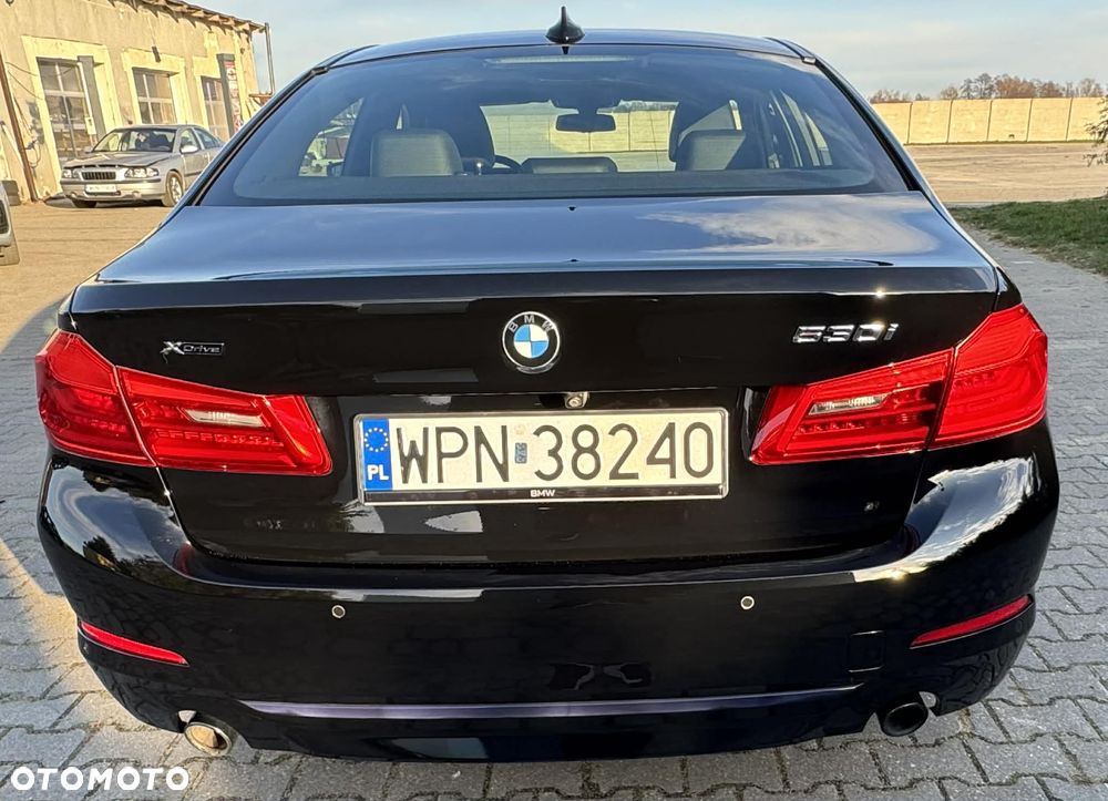 BMW Seria 5 530i Sport Line - 16