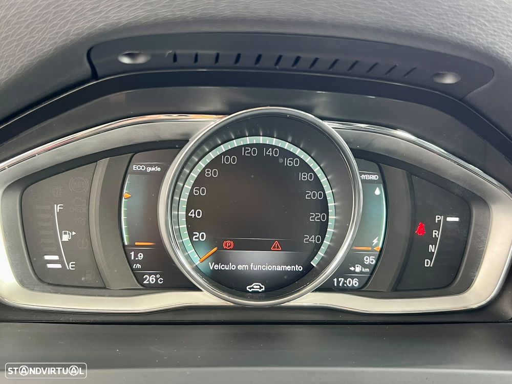 Volvo V60 2.4 D6 Momentum AWD Phev - 11