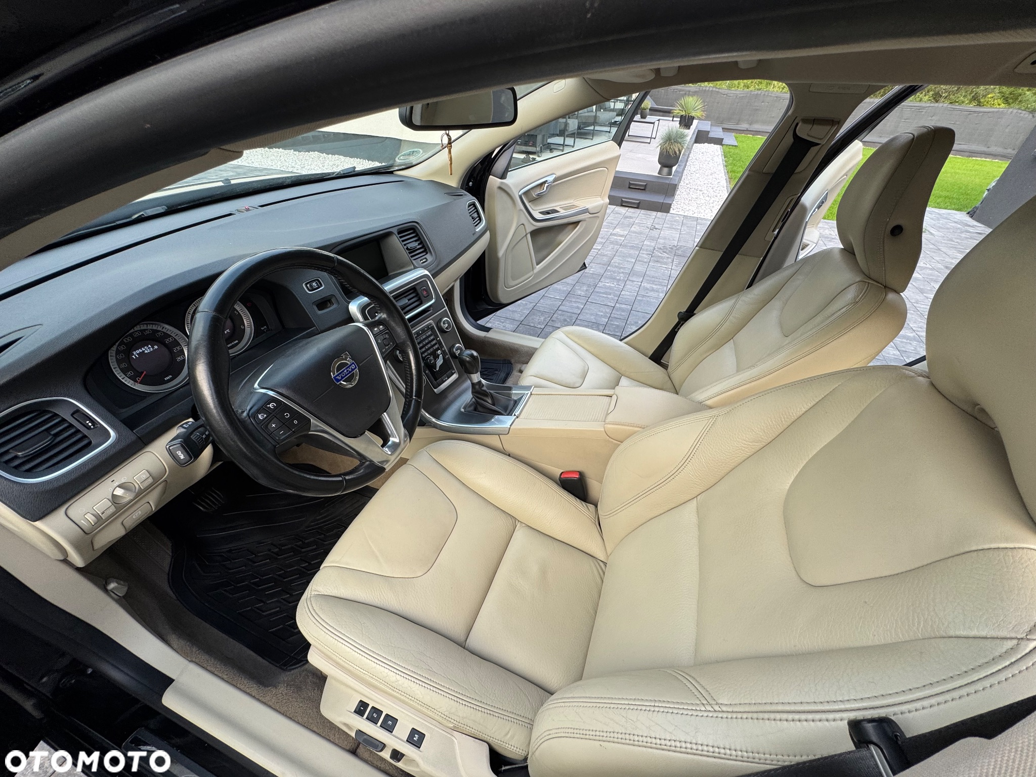 Volvo V60 D2 Summum - 23