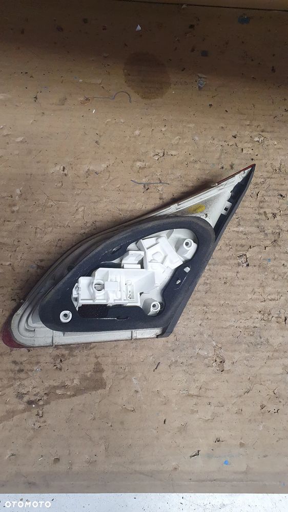 OPEL ASTRA J HB Lampa tył lewa w klapę - 3