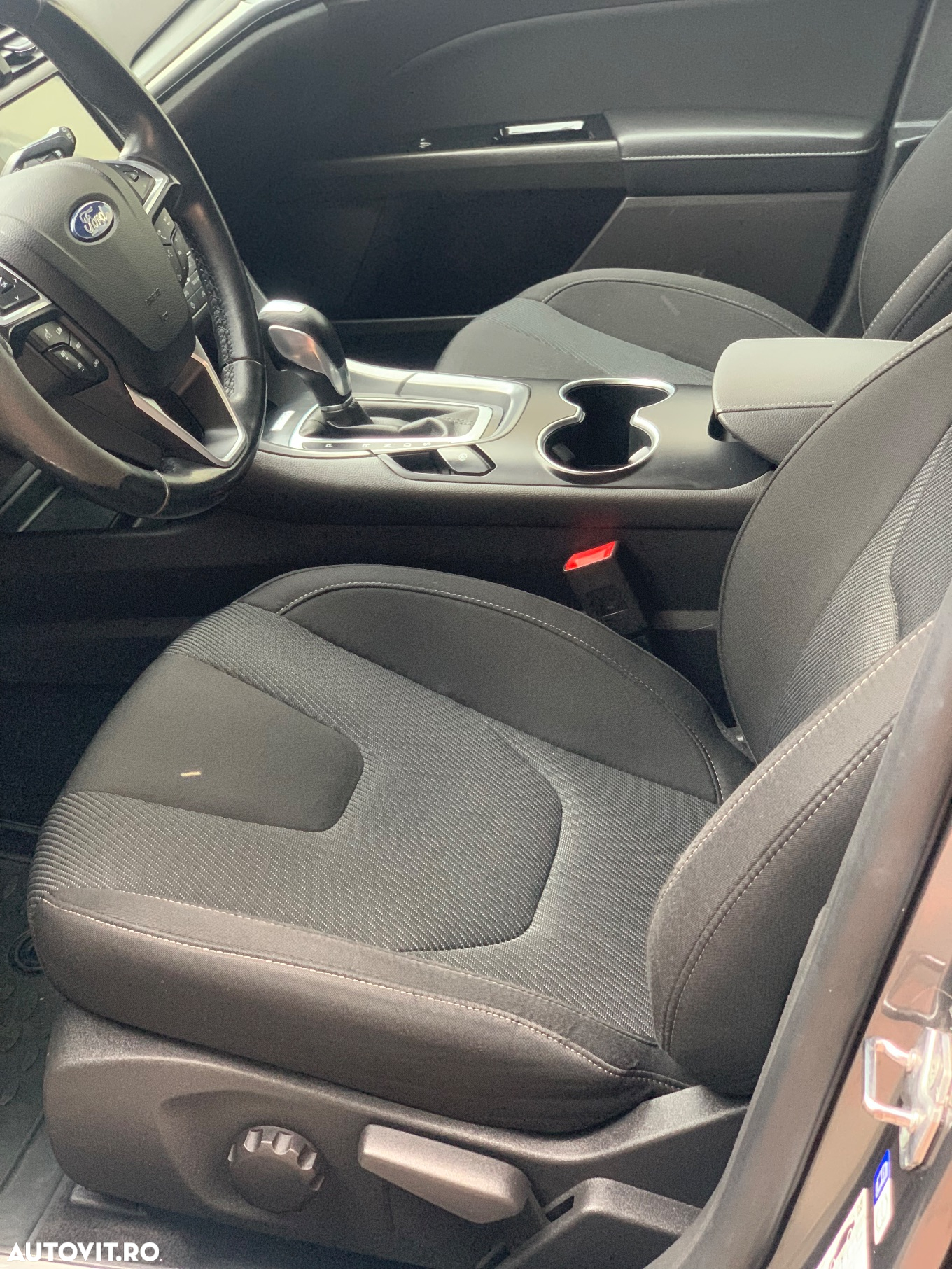 Ford Mondeo 2.0 TDCi Powershift Business - 11