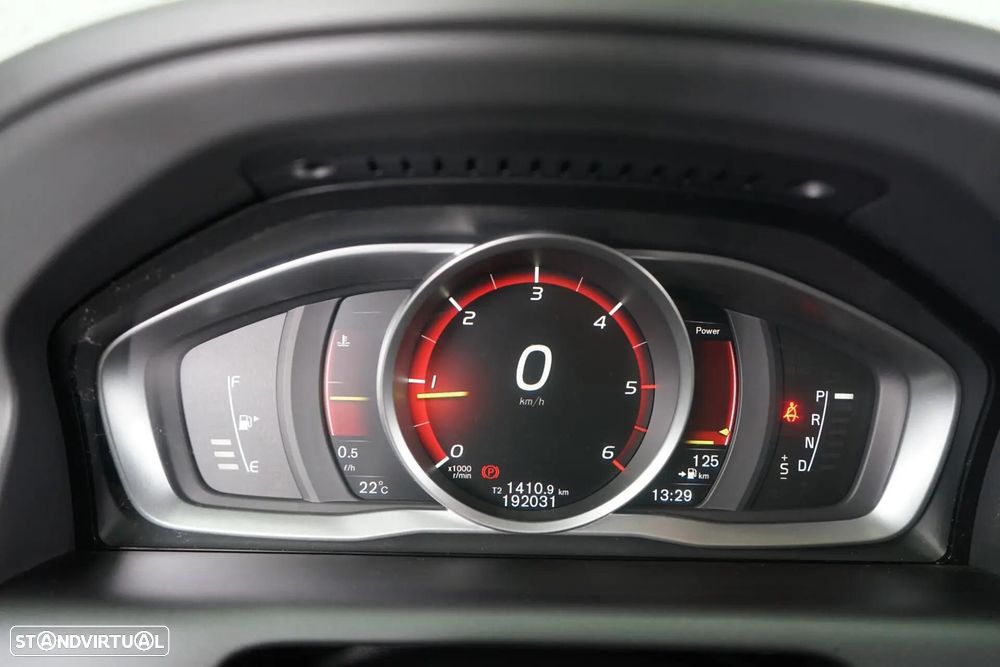 Volvo XC 60 2.0 D3 Momentum Geartronic - 26