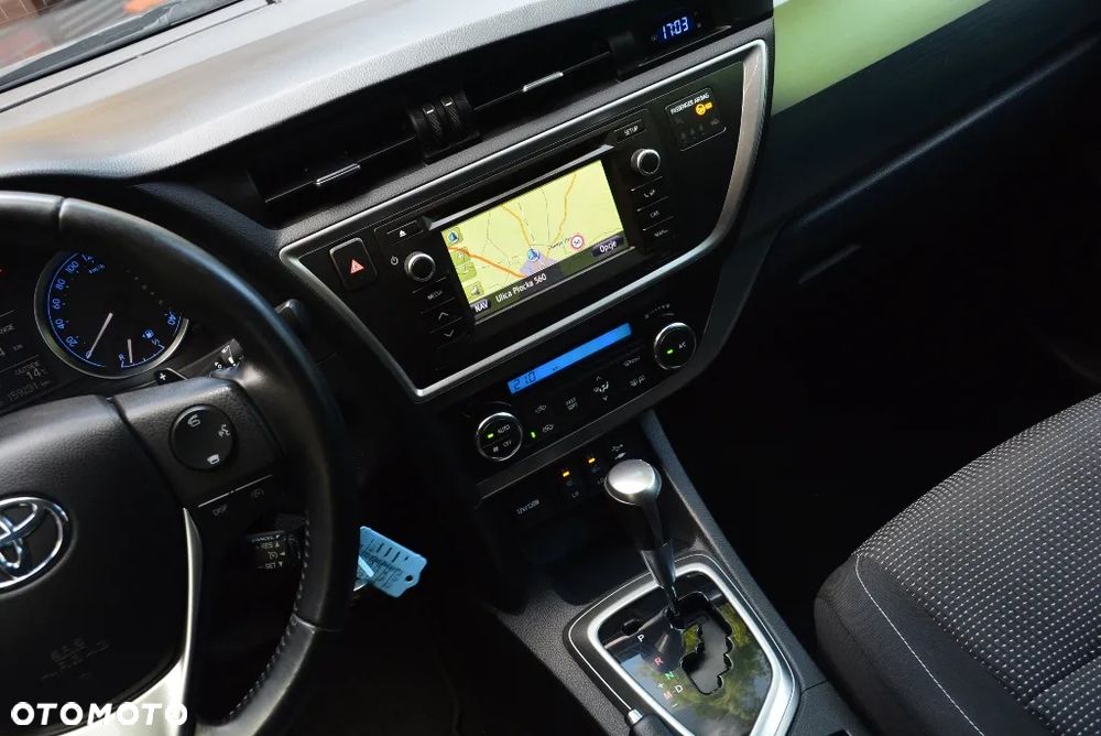 Toyota Auris 1.6 Premium Comfort MS - 9