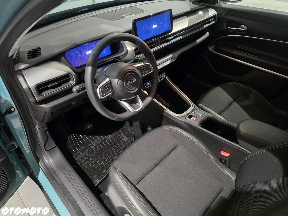 Jeep Avenger 1.2 T3 mHEV Altitude FWD eDCT6 - 13