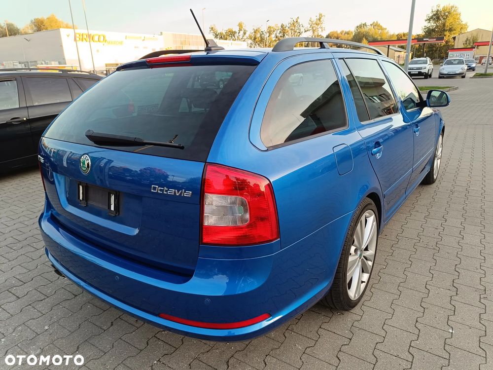 Skoda Octavia Combi 2.0 TDI DPF DSG RS - 34
