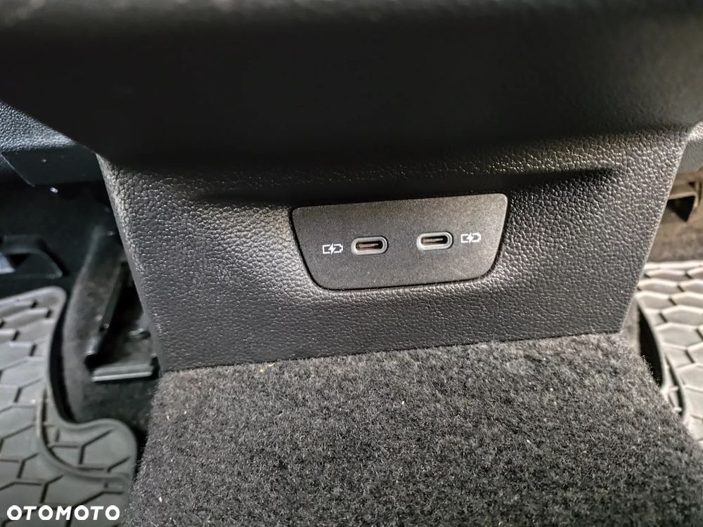 Volkswagen Golf 2.0 TDI SCR Life - 30