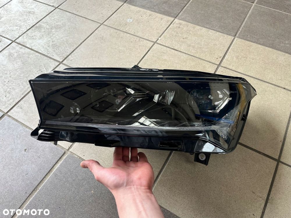 Lampa lewa przednia SKODA ENYAQ CRYSTAL LIGHTNIG - 2