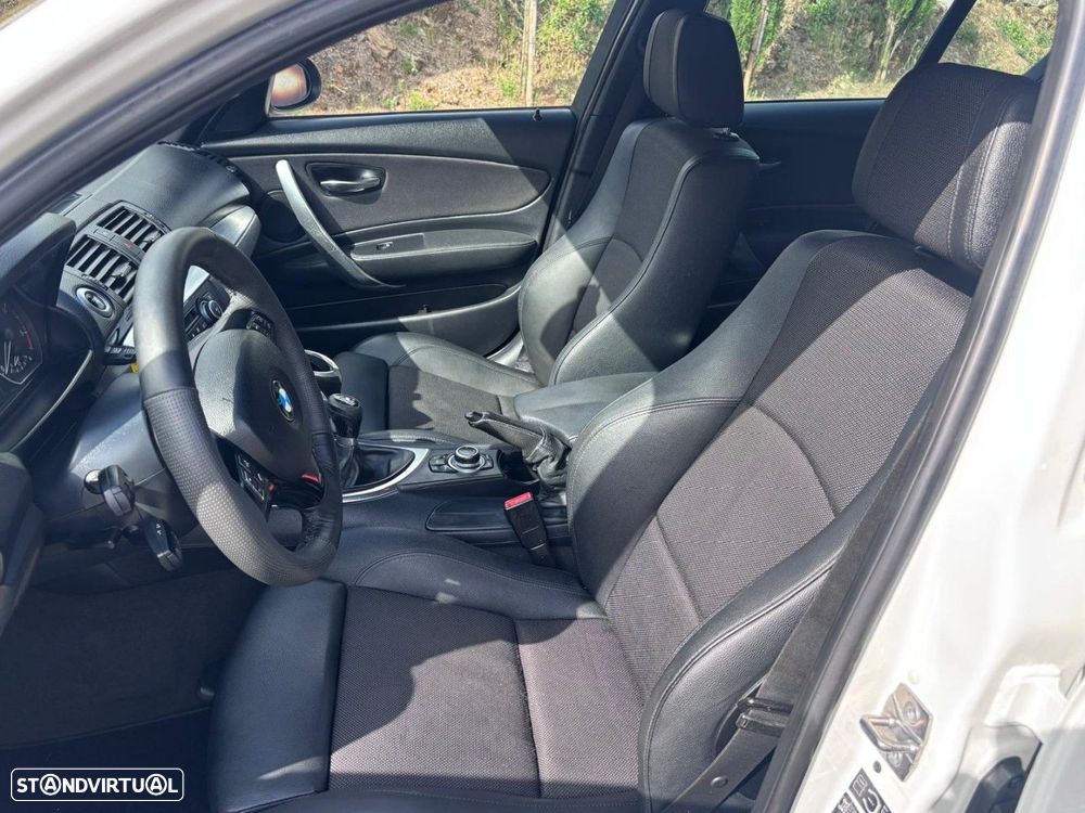 BMW 118 d Pack M - 12