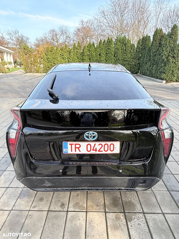 Toyota Prius Hybrid - 2