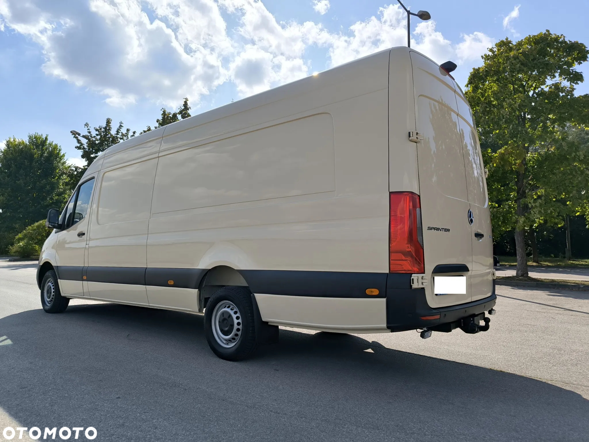 Mercedes-Benz Sprinter - 14