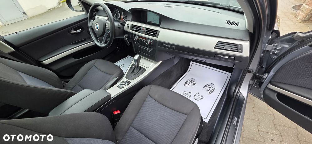 BMW Seria 3 318i Edition Exclusive - 24