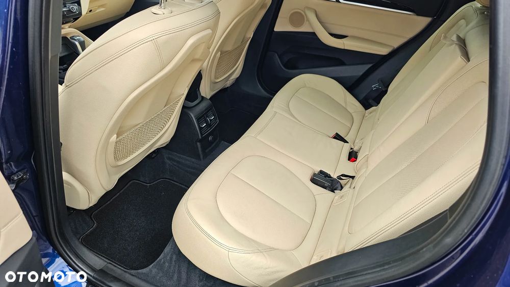 BMW X1 - 13