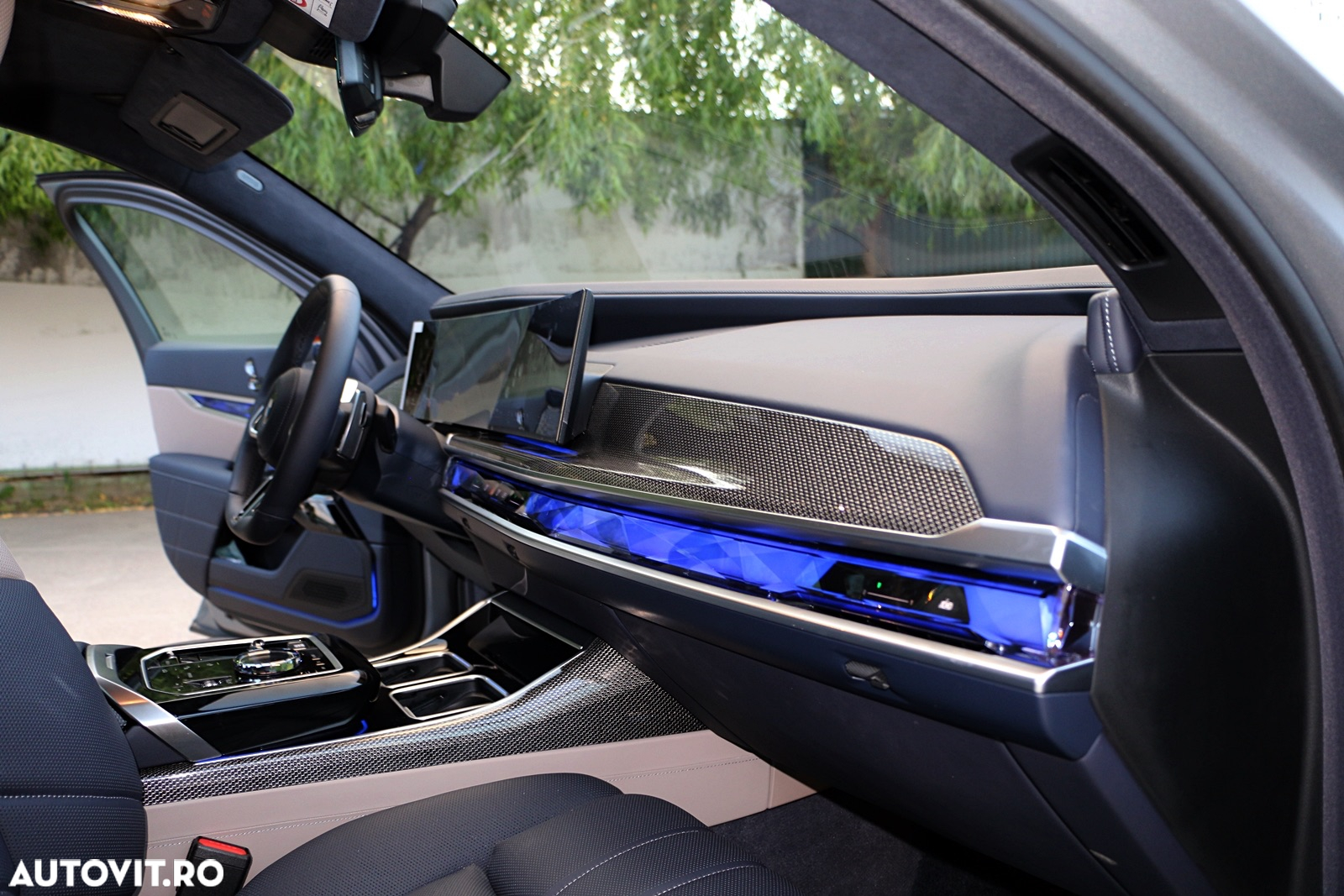 BMW Seria 7 740d xDrive MHEV - 24