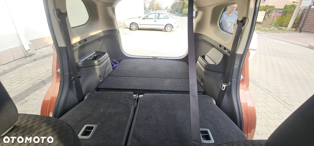 Mitsubishi Outlander 2.2 DID Intense + - 21