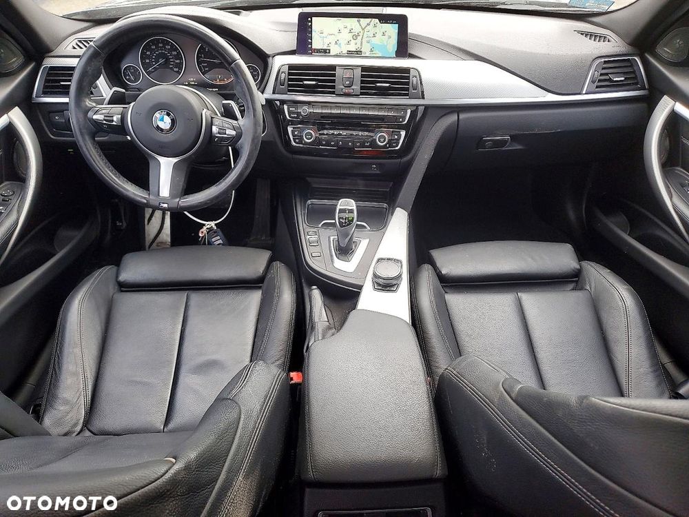 BMW Seria 3 330i xDrive M Sport - 8