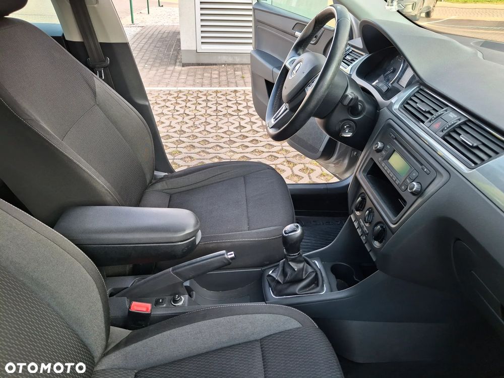 Skoda RAPID 1.2 TSI Ambition - 12