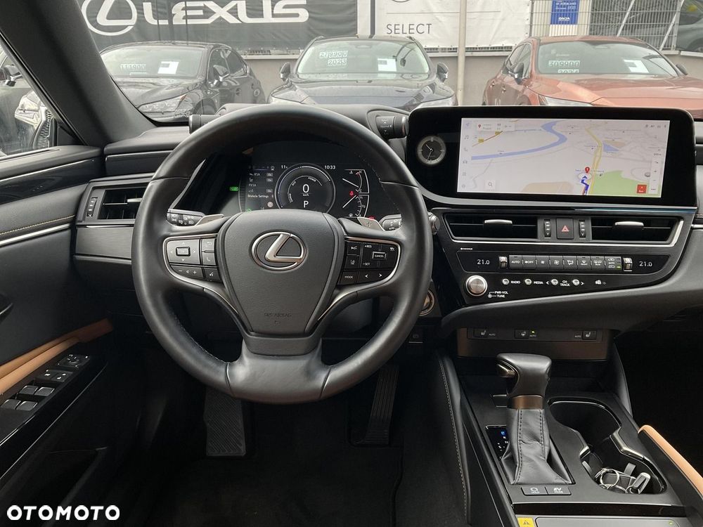 Lexus ES 300h Business Edition - 10