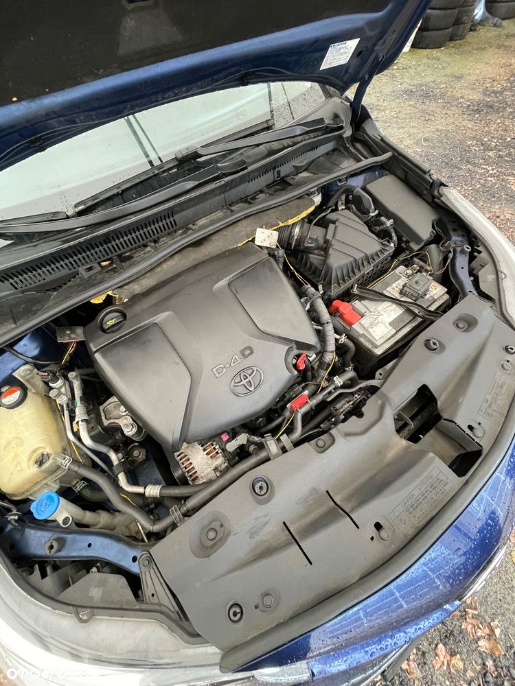 Toyota Avensis - 6