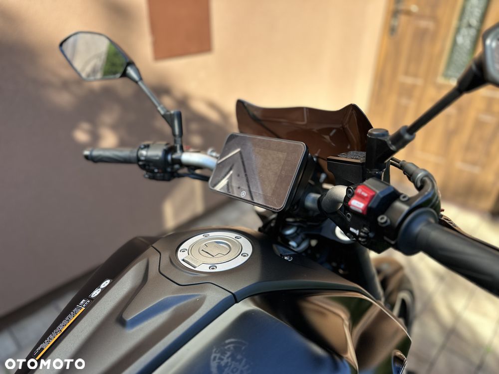 Yamaha MT - 33