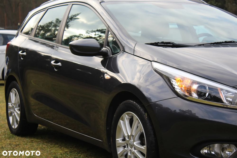 Kia Ceed 1.6 GDI Dream-Team Edition - 4