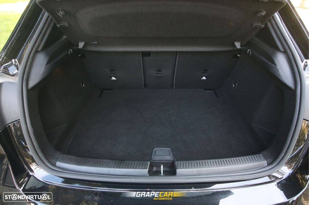 Mercedes-Benz A 180 d AMG Line - 25