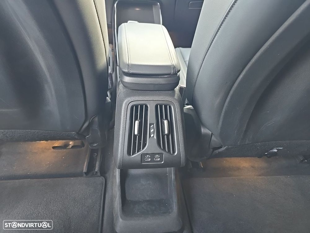 BMW iX2 eDrive20 - 36