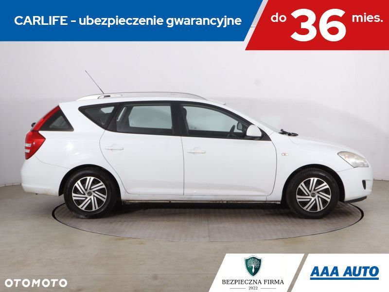 Kia Ceed - 8
