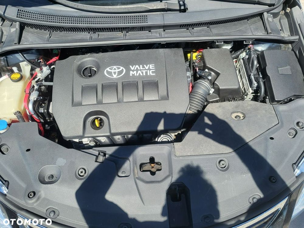 Toyota Avensis - 35