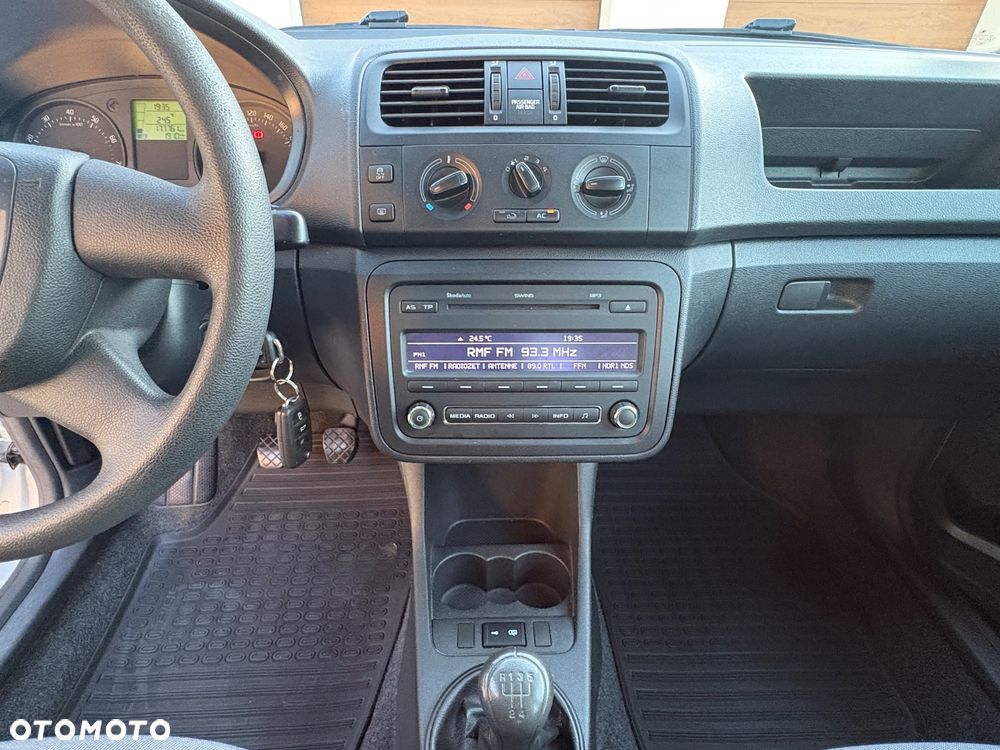 Skoda Fabia 1.2 HTP Ambiente - 25