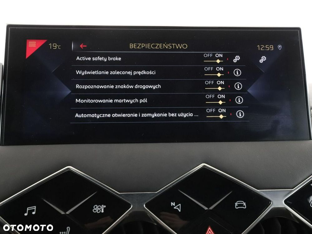 DS Automobiles DS 3 Crossback 1.2 PureTech So Chic - 26