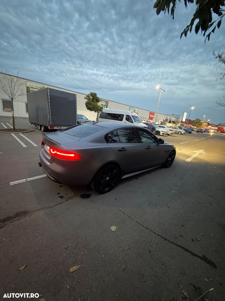 Jaguar XE 2.0 R-Sport - 4