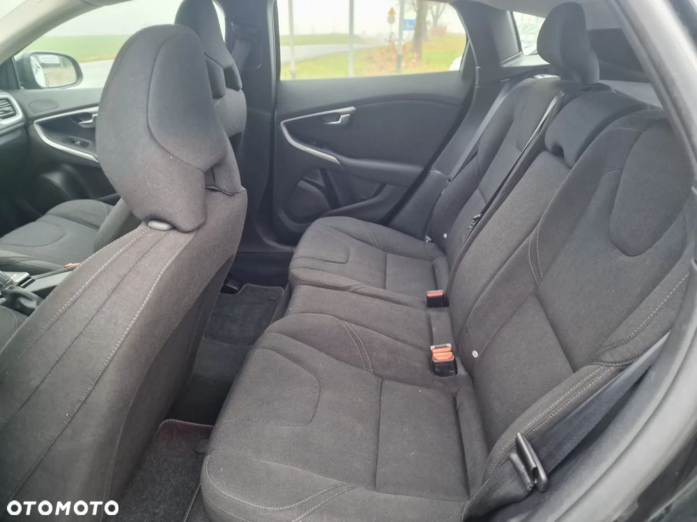 Volvo V40 D3 Geartronic Momentum - 22