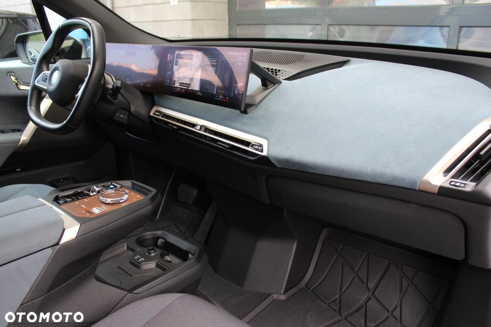 BMW iX - 7