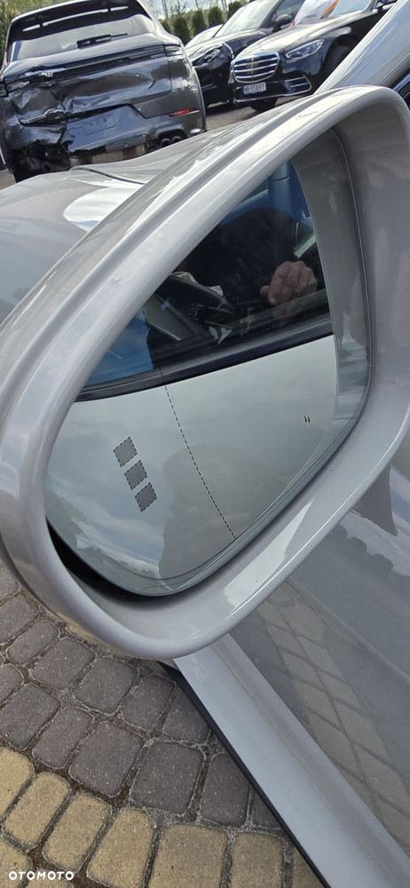 Porsche Taycan - 25
