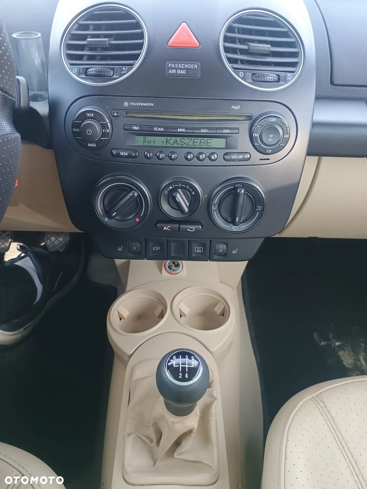 Volkswagen New Beetle - 23