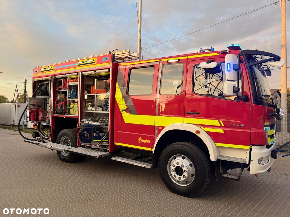 Mercedes-Benz Atego GBA 4x4 Wóz Strażacki 3t wody, Wysokie prześwity, Maszt oświetleniowy, wysokie kąty natarcia, szybkie natarcie, Straż Pożarna - 11