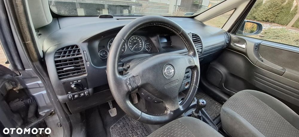 Opel Zafira - 11