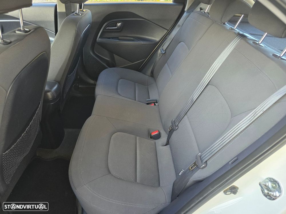 Kia Rio 1.2 CVVT LX - 21