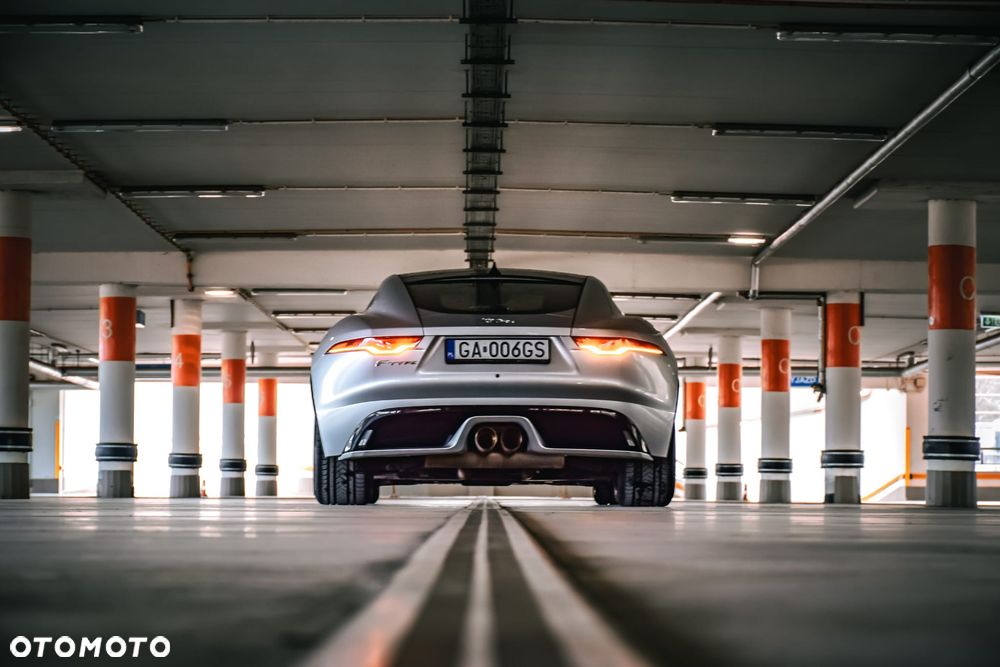 Jaguar F-Type 2.0 Turbo R-Dynamic - 9