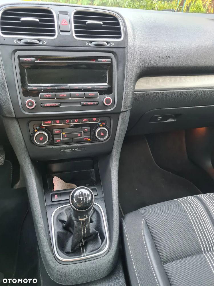 Volkswagen Golf 2.0 TDI DPF BlueMotion Technology MATCH - 23