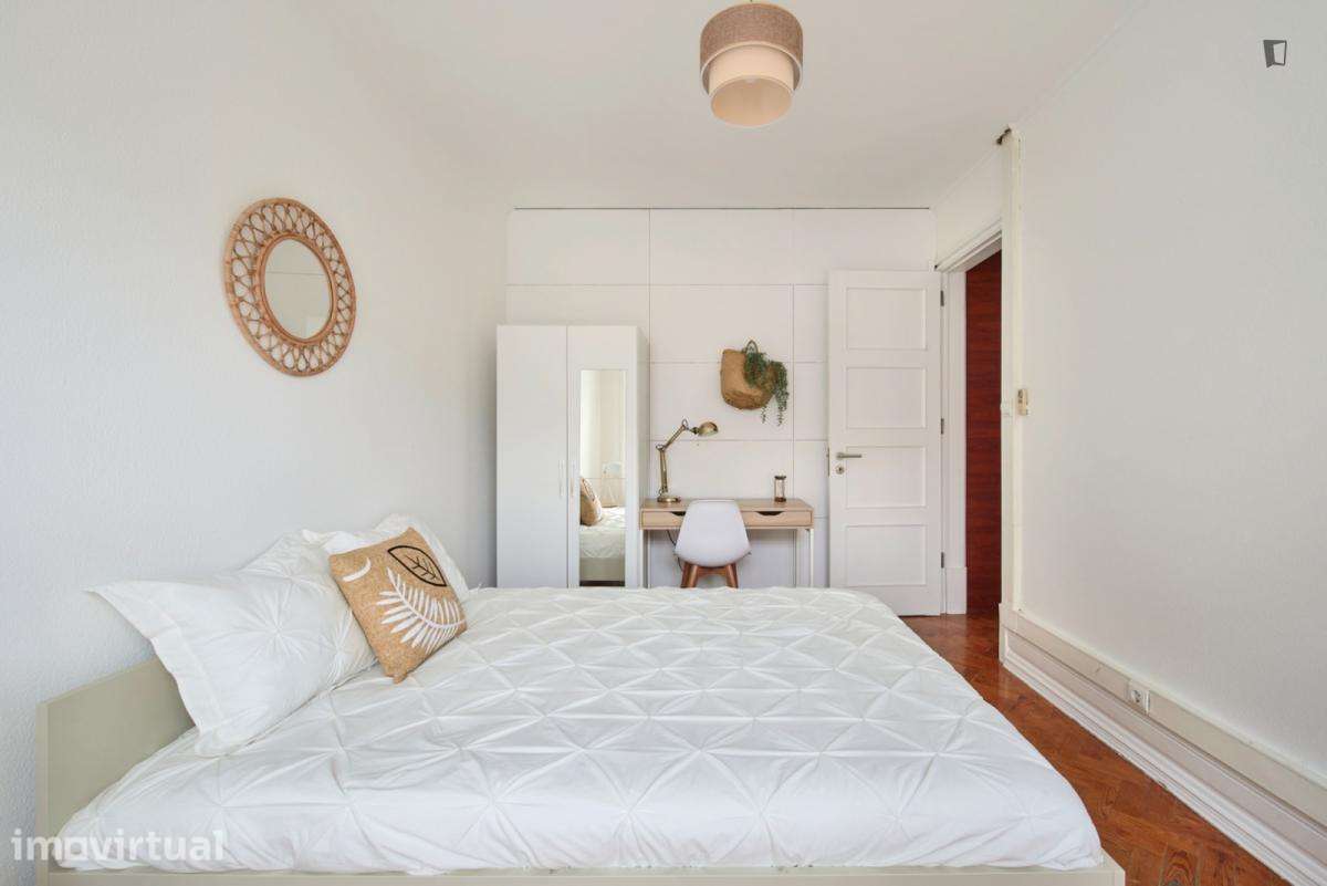 Quarto - localizado em Marquês de Pombal Lisbon - Grande imagem: 4/60