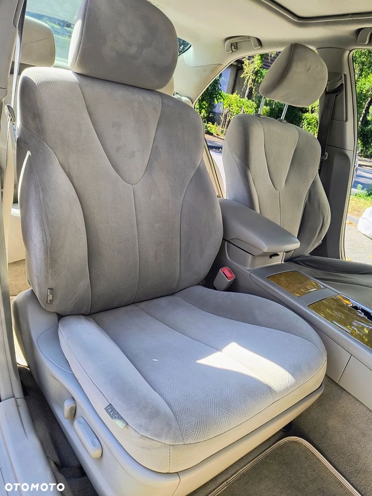 Toyota Camry - 8