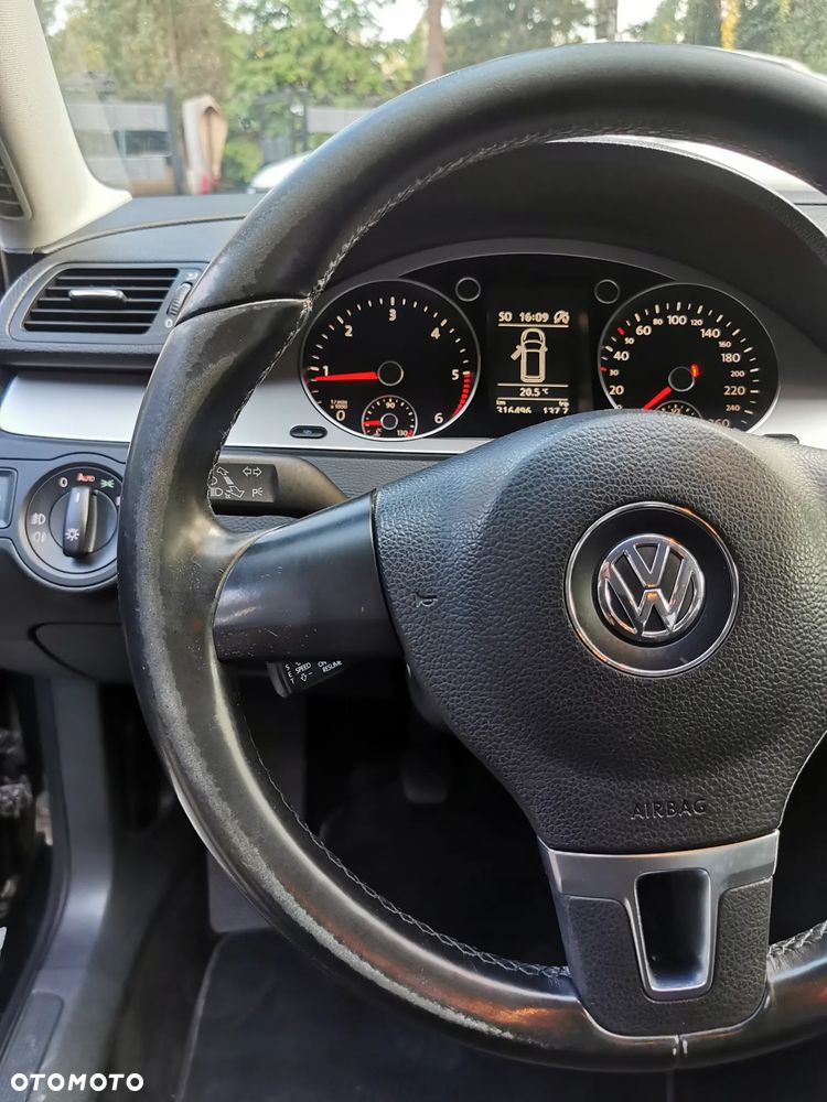 Volkswagen Passat 2.0 TDI Highline - 21
