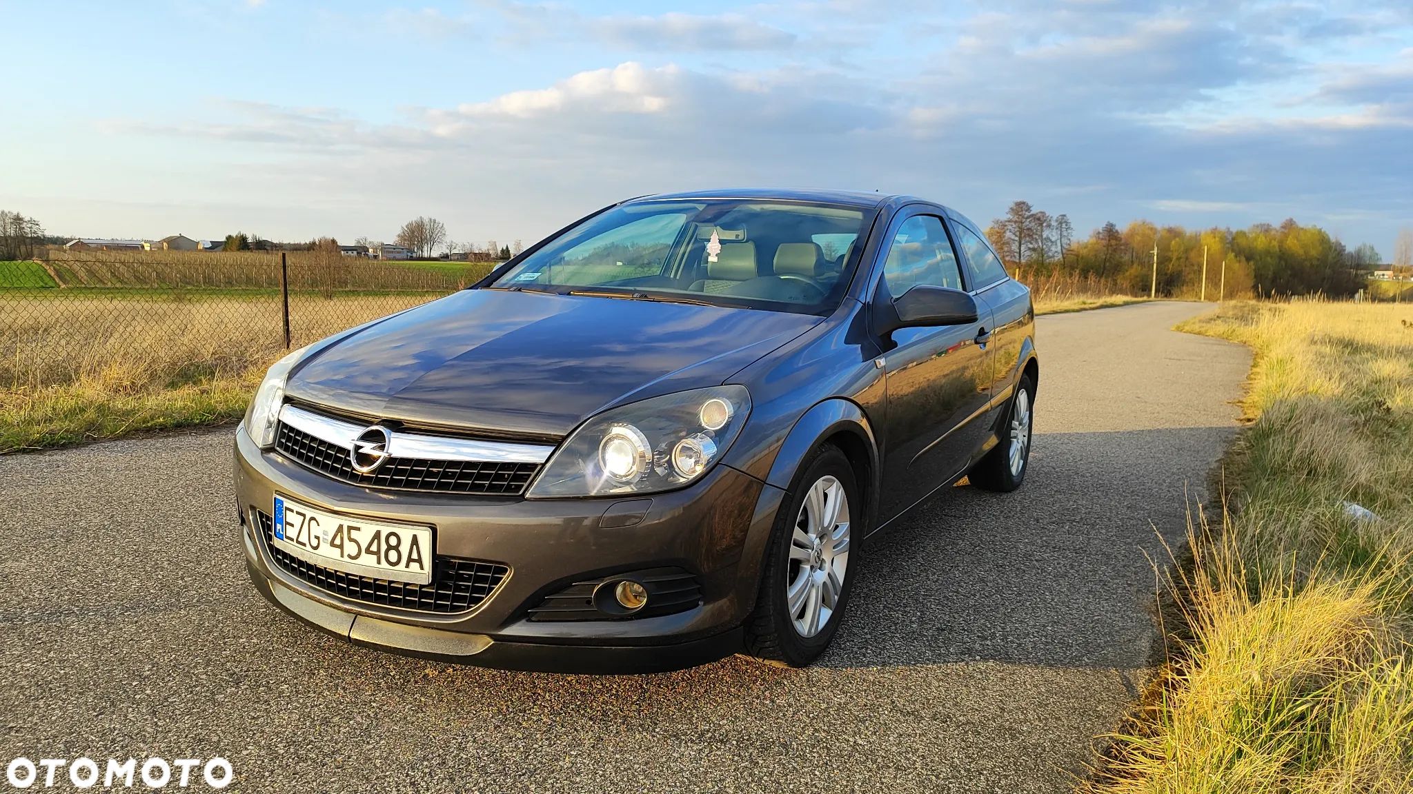 Opel Astra GTC 1.4 Cosmo - 1
