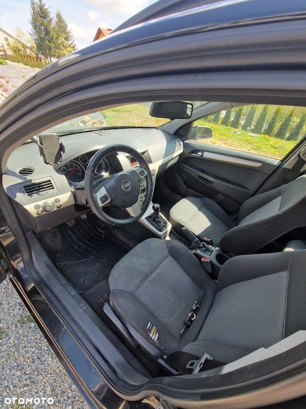 Opel Astra 1.7 CDTI DPF - 4